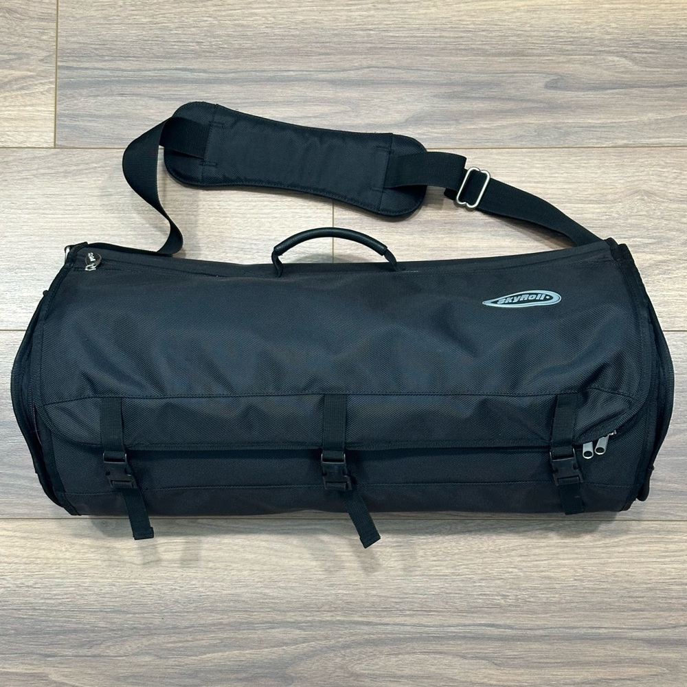 Skyroll Garment Bag Tubular Luggage in Black